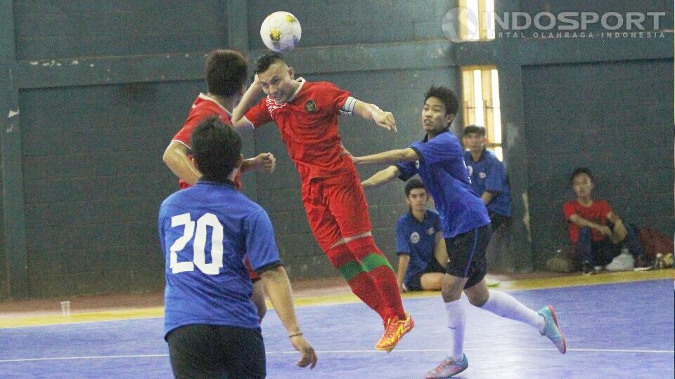 Tim nasional futsal Indonesia saat menjalani pemusatan latihan di lapangan futsal POR Pelita Jaya, Sawangan, Depok.